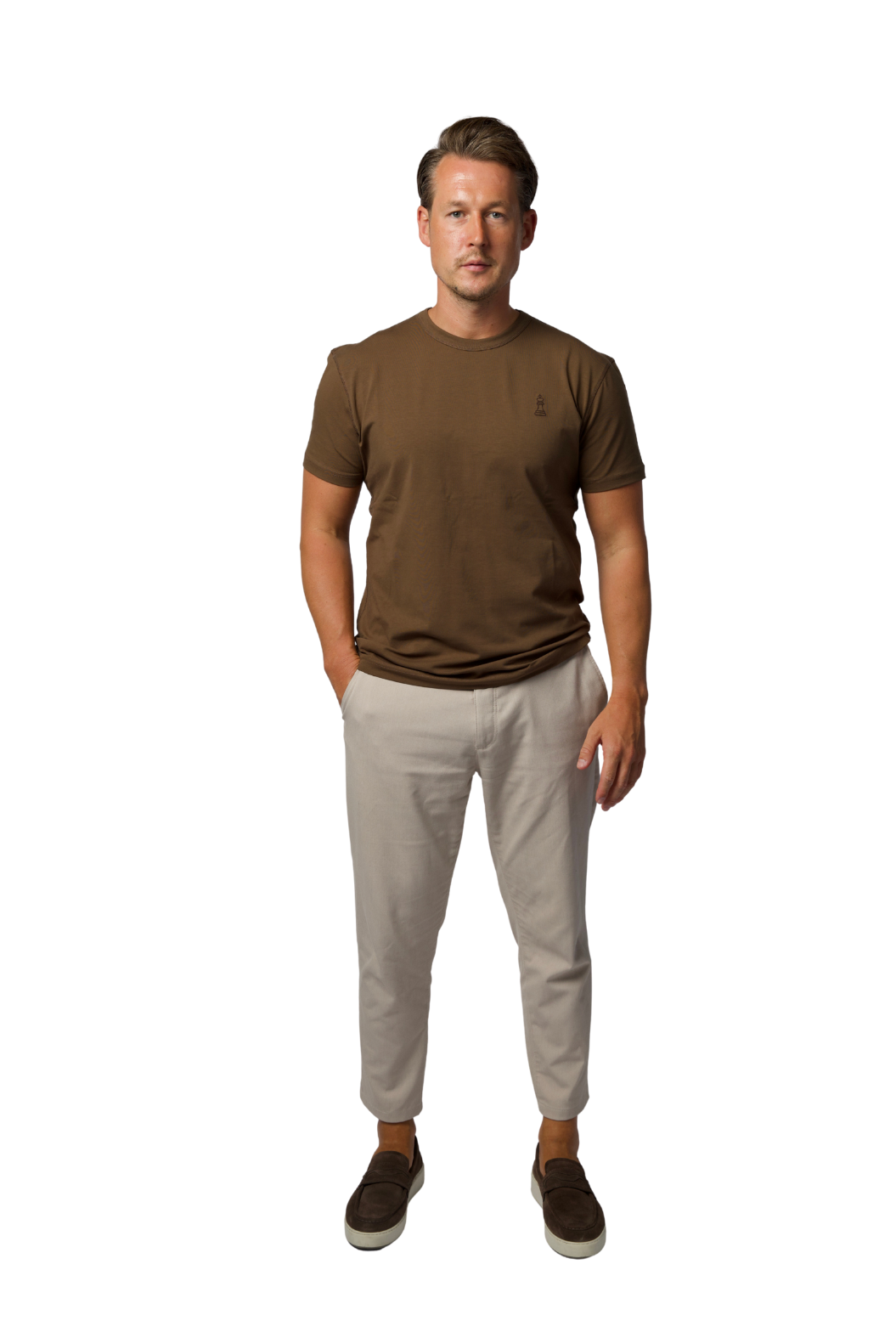 ODYCÉ Signature T-Shirt – Marrakech Braun am Model